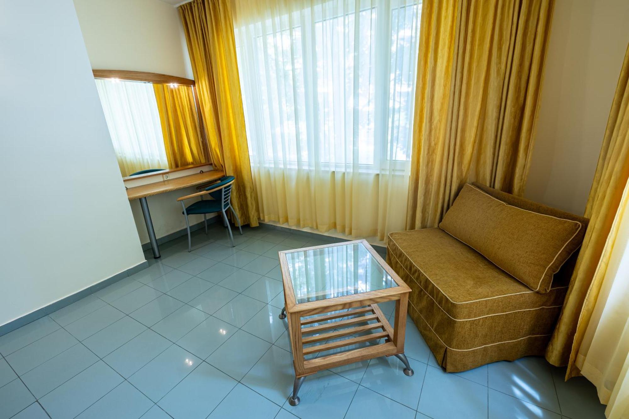 Slavyanski Hotel